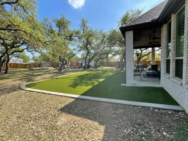 Luckenbach - Image 9