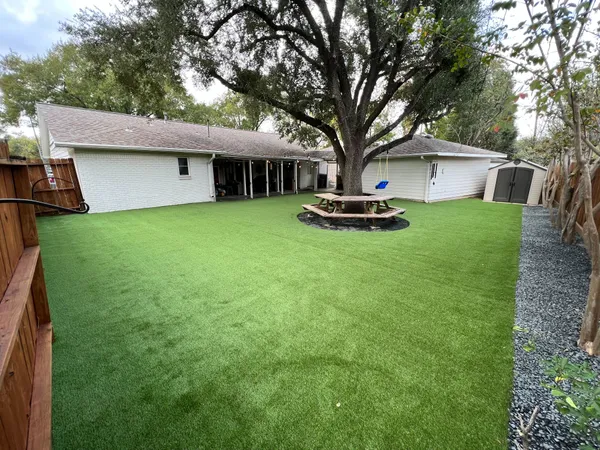 Luckenbach - Image 10